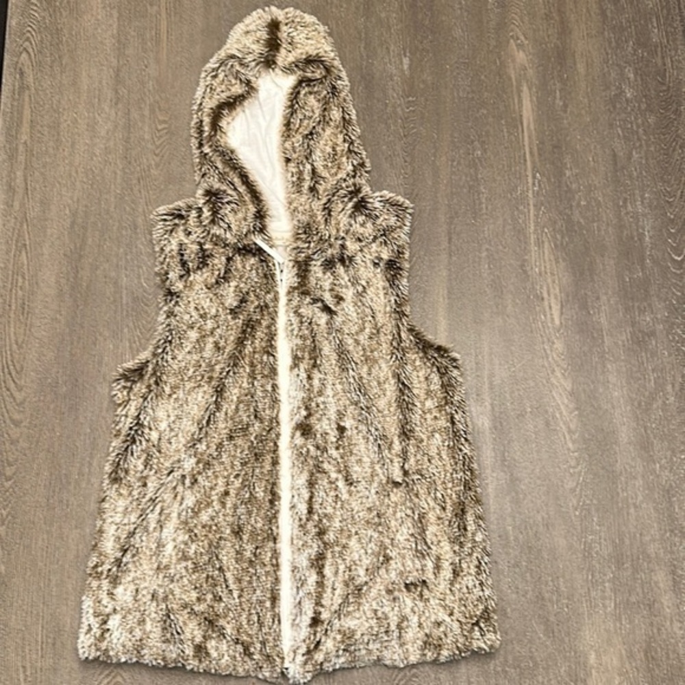 NWOT ALTARD STATE FAUX FUR VEST - Size Medium SKU:321